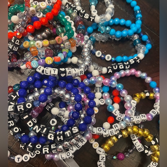 ✨🫶30 Eras Tour Friendship Bracelets Random 30 pack🫶✨ - Picture 9 of 16